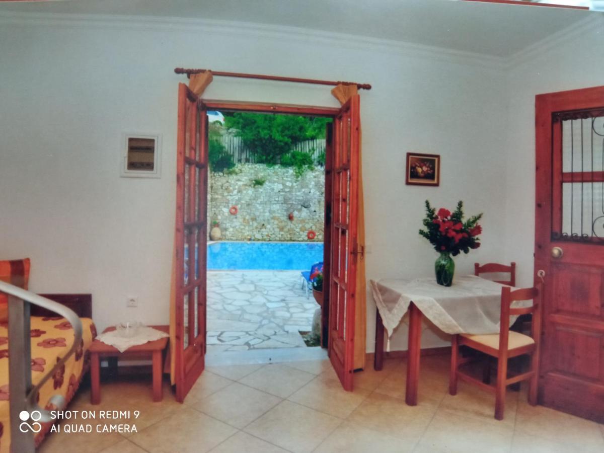 Soustas Apartments Longos  Экстерьер фото