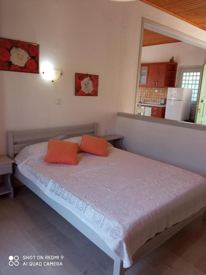 Soustas Apartments Longos  Экстерьер фото