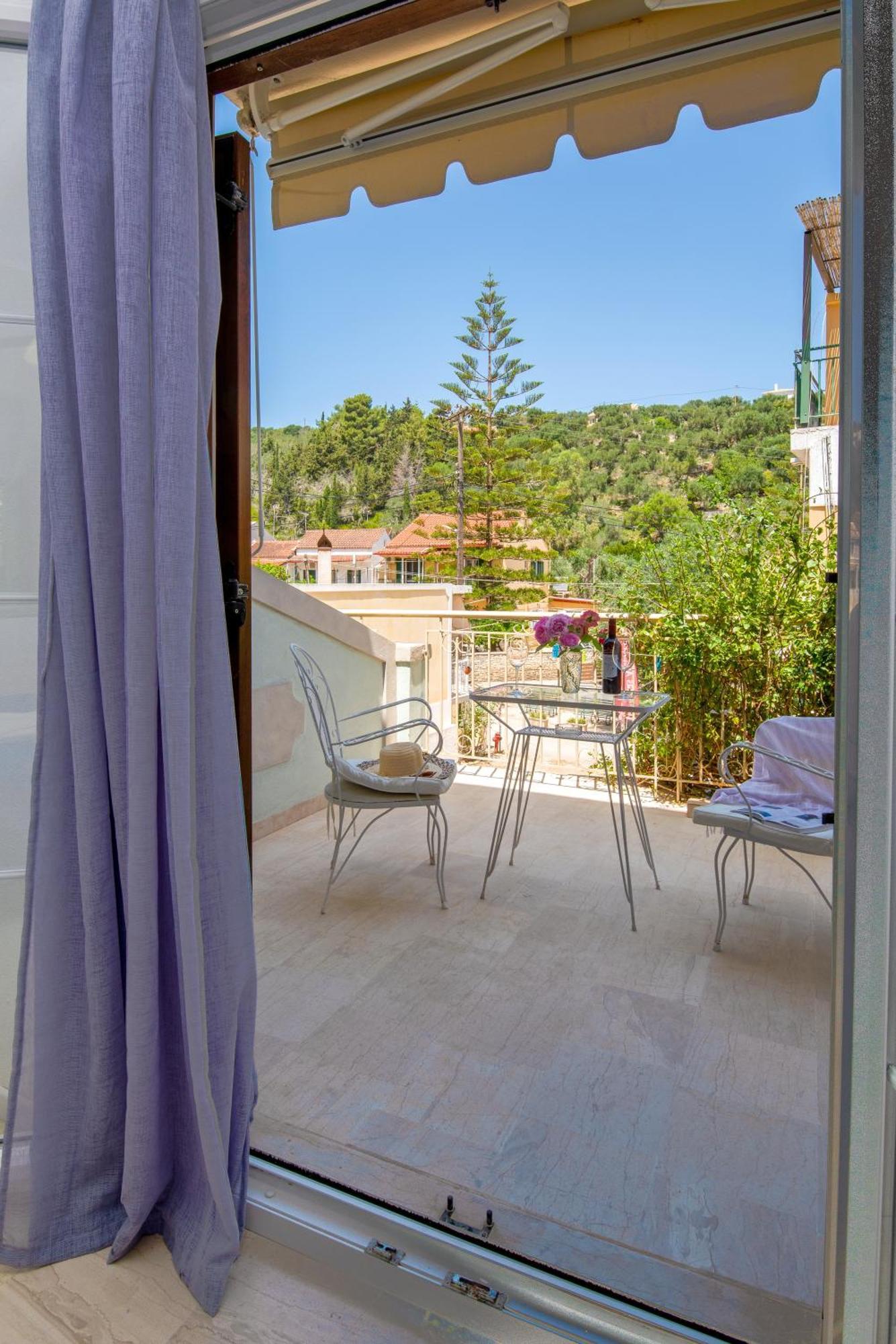 Soustas Apartments Longos  Экстерьер фото