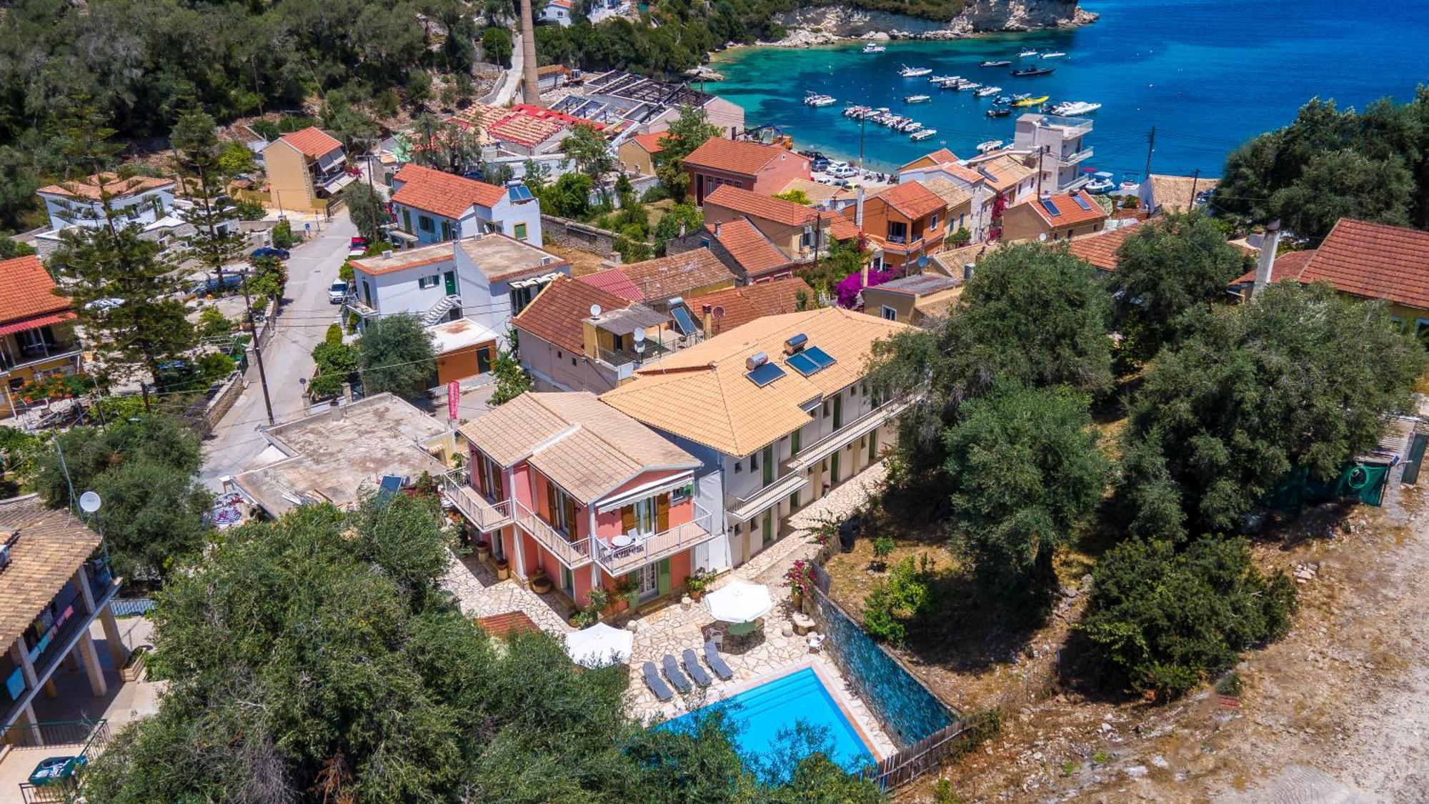 Soustas Apartments Longos  Экстерьер фото